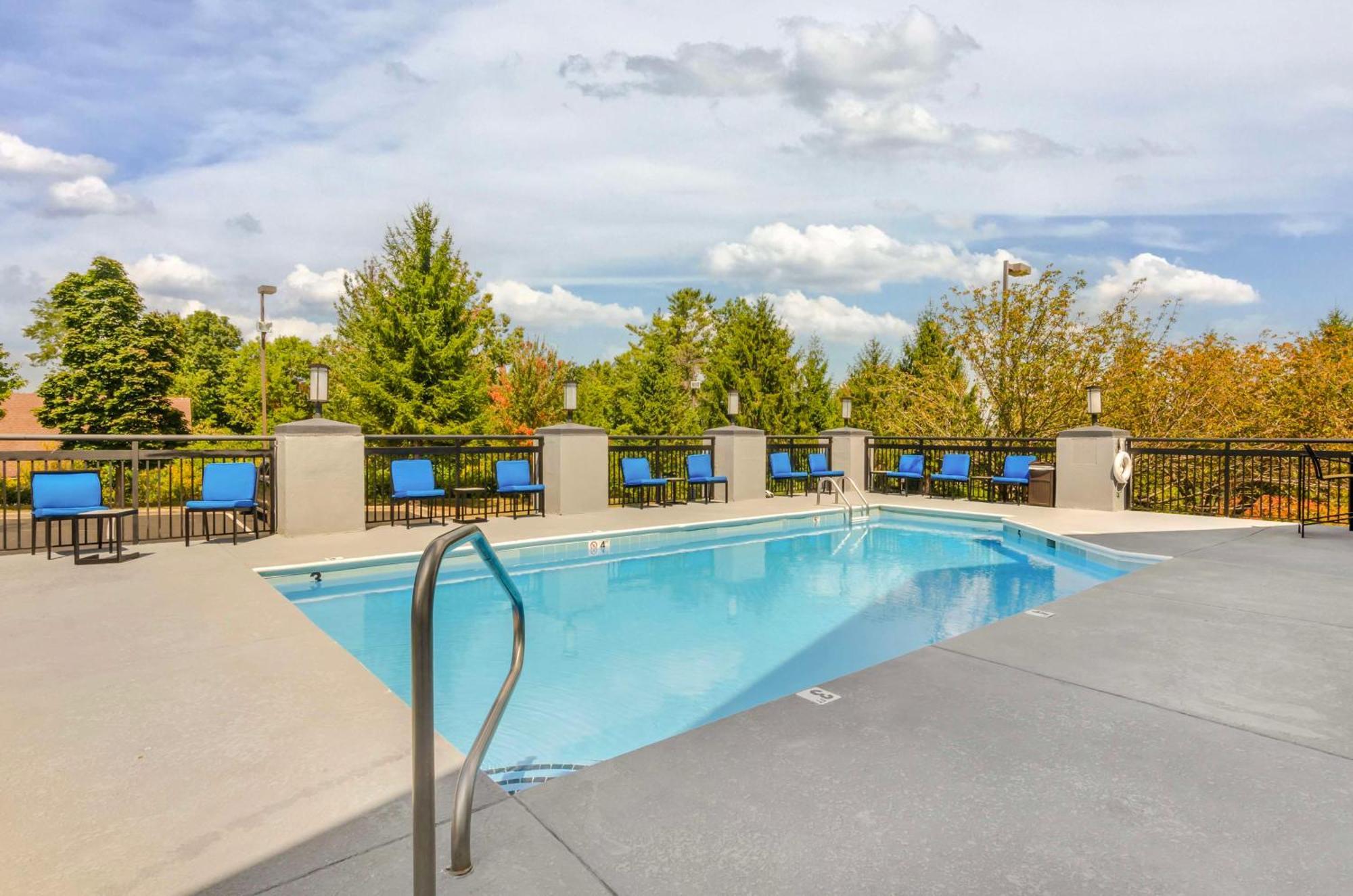 Best Western Plus Beckley Inn Bagian luar foto